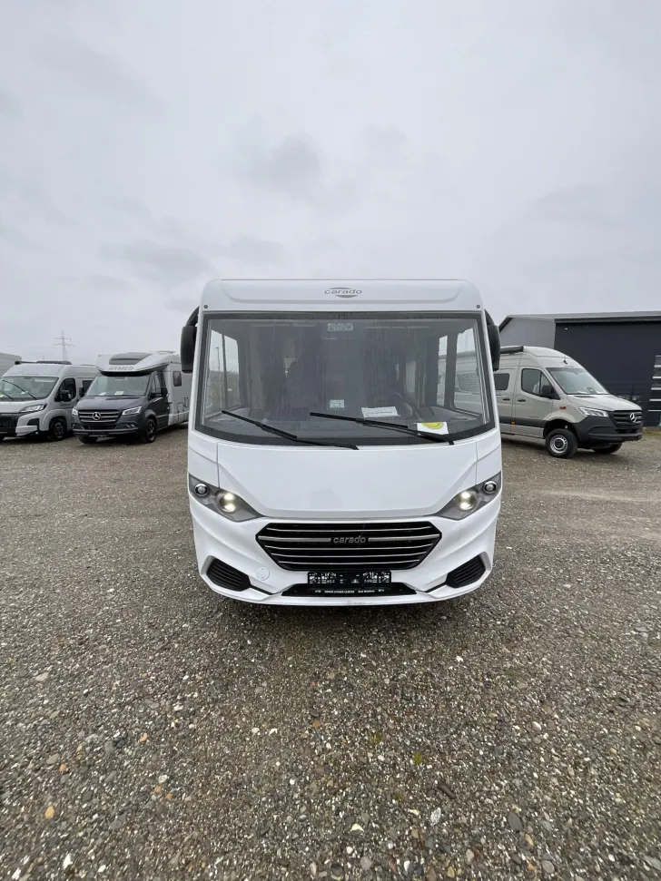 Fahrzeugbild Carado I 338 #1