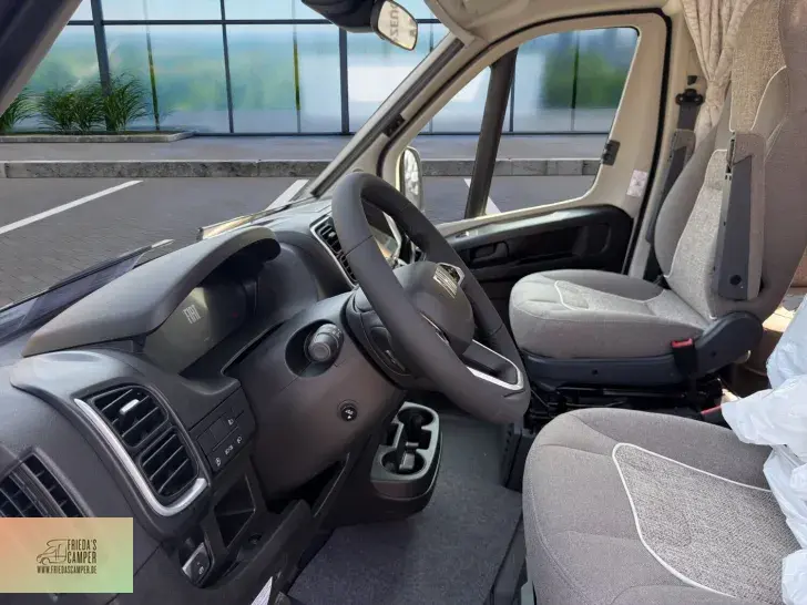 Fahrzeugbild Malibu T 430 KB LE lightw. Top Ausstattung #10