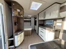 Fahrzeugbild Hobby Prestige 560 WFU 2.000 kg LM-Felgen silber #9