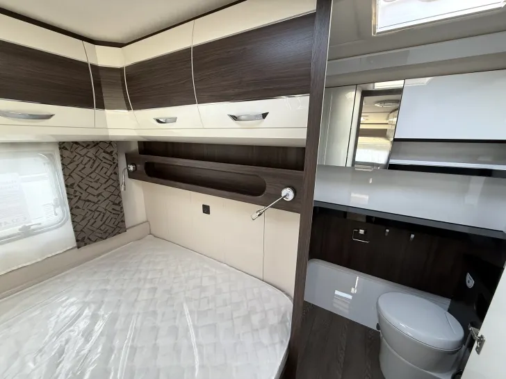 Fahrzeugbild Hobby Prestige 560 WFU 2.000 kg LM-Felgen silber #13