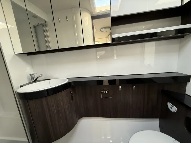 Fahrzeugbild Hobby Prestige 560 WFU 2.000 kg LM-Felgen silber #19