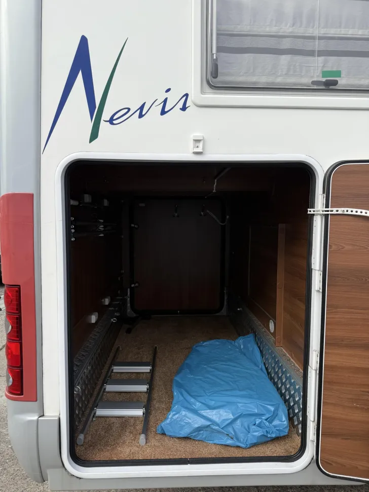 Fahrzeugbild McLouis Nevis 873G #5