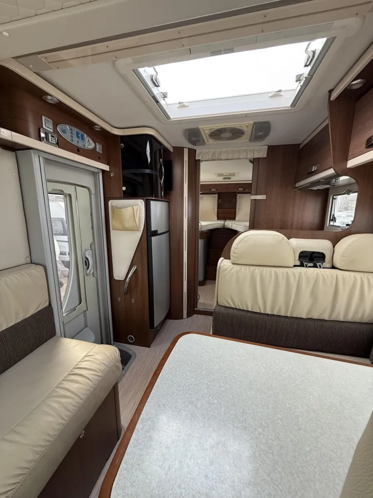 Fahrzeugbild McLouis Nevis 873G #7