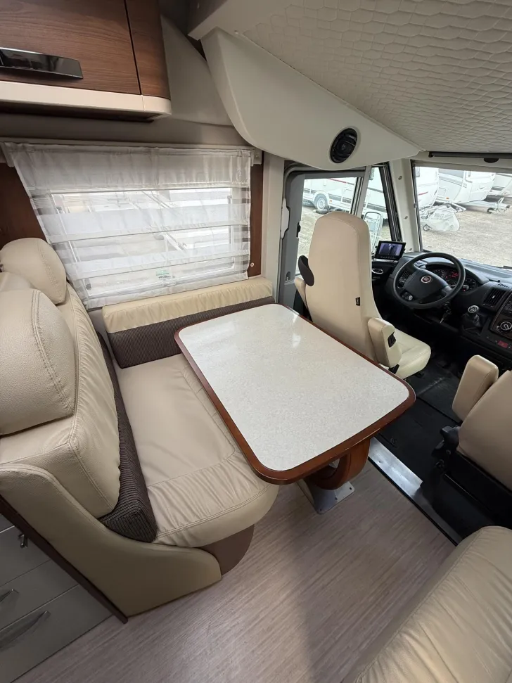 Fahrzeugbild McLouis Nevis 873G #8