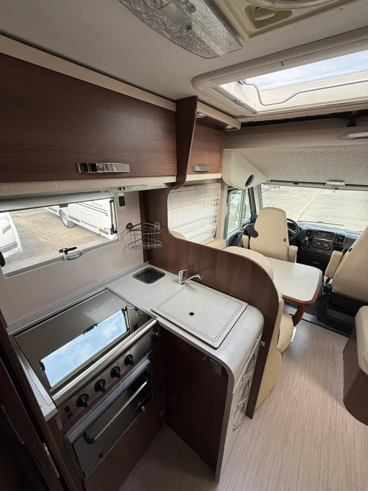 Fahrzeugbild McLouis Nevis 873G #9