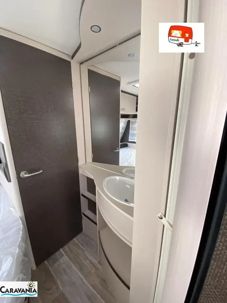 Fahrzeugbild Dethleffs c-go 565 FMK ähnlich Camper 560 #10