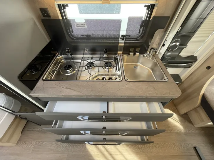 Fahrzeugbild Hobby De Luxe 495 UL IC-Line MJ2026 #18