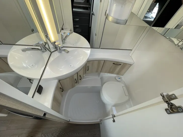 Fahrzeugbild Hobby De Luxe 495 UL IC-Line MJ2026 #33