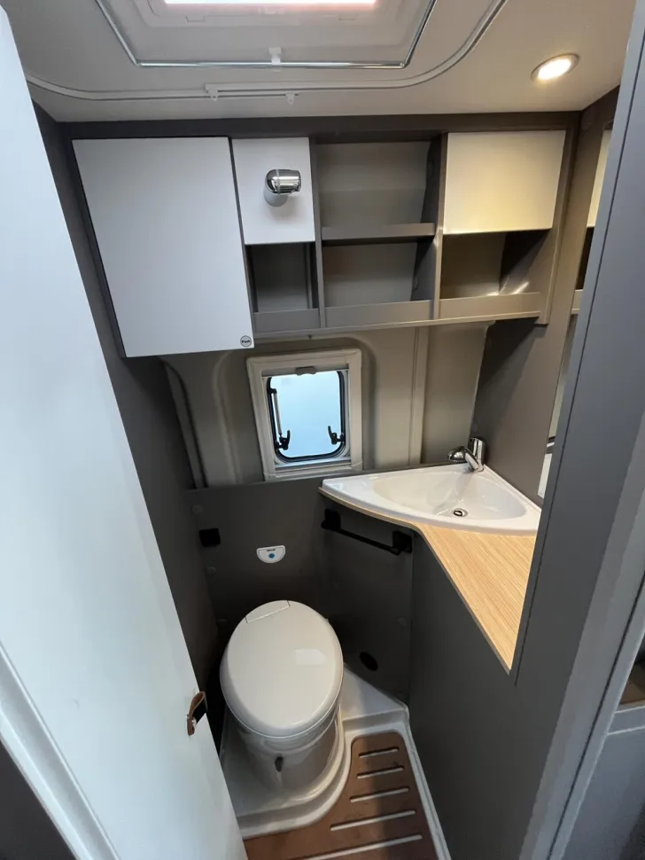 Fahrzeugbild LMC Innovan 640 #12