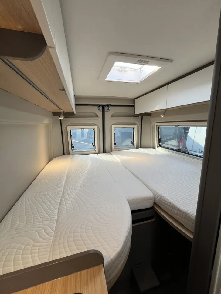 Fahrzeugbild LMC Innovan 640 #14