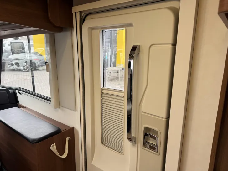 Fahrzeugbild LMC Explorer Comfort I 655 G #34