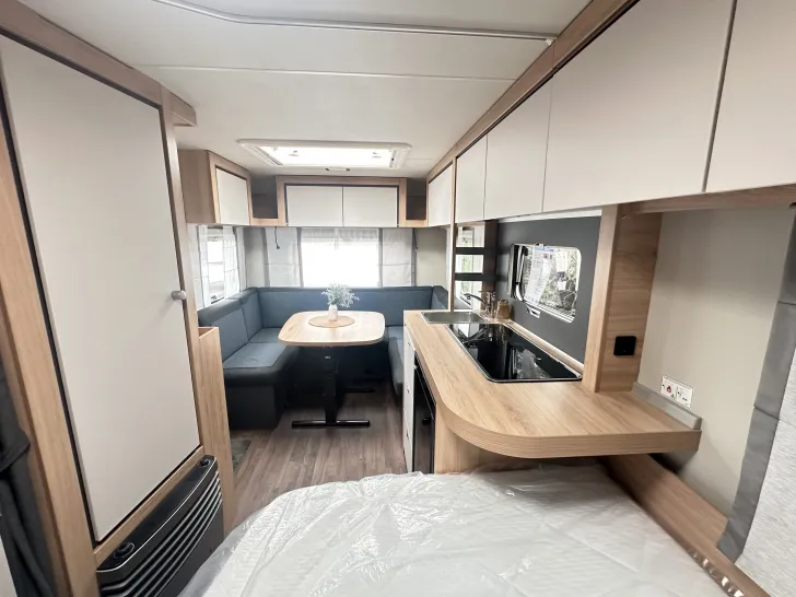 Fahrzeugbild Knaus Sport 450 FU Duschausbau #8