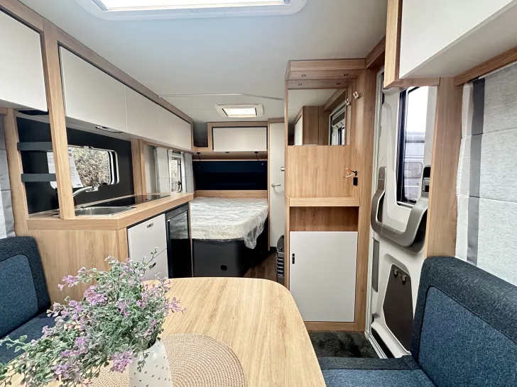 Fahrzeugbild Knaus Sport 450 FU Duschausbau #7