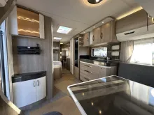 Sicht vorne-hinten Hobby Prestige 650 KFU Tageszulassung