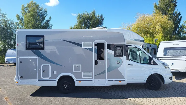 Seitlich Chausson Teilintegrierte 777GA Titanium Premium 170 PS/Automatik/SAT/Hubbett