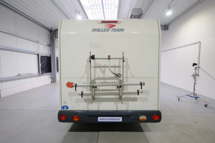 Fahrzeugbild Roller Team Auto Roller 225/Festbett/Truma Umlufthzg./1.Hand #4