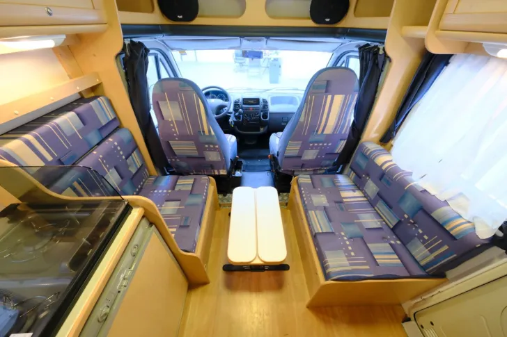 Fahrzeugbild Roller Team Auto Roller 225/Festbett/Truma Umlufthzg./1.Hand #7