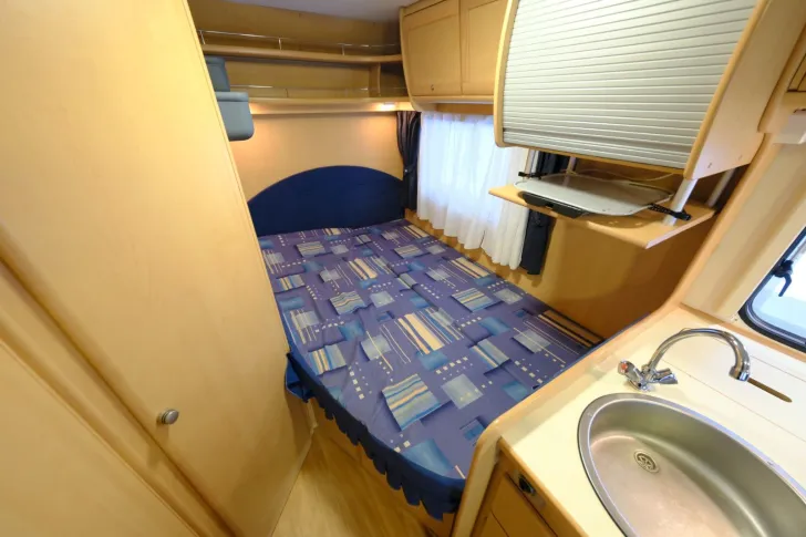 Fahrzeugbild Roller Team Auto Roller 225/Festbett/Truma Umlufthzg./1.Hand #11