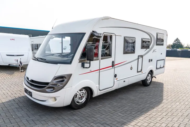 Fahrzeugbild Bürstner Viseo i694 *2xTV*2xKlima*Wechselr.*SAT*Querbett* #2