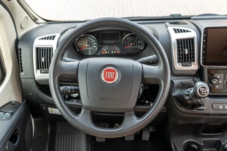 Fahrzeugbild Malibu 640 *AHK*Alarmanlage*Luftfeder*SAT*TV*Solar* #9