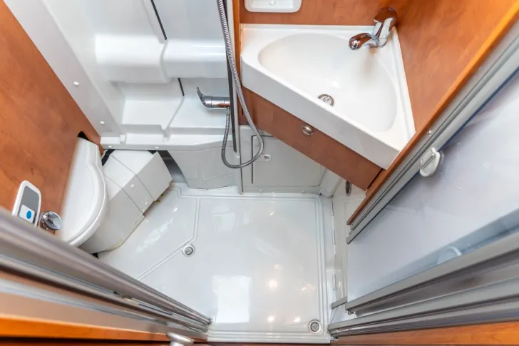 Fahrzeugbild Malibu 640 *AHK*Alarmanlage*Luftfeder*SAT*TV*Solar* #18
