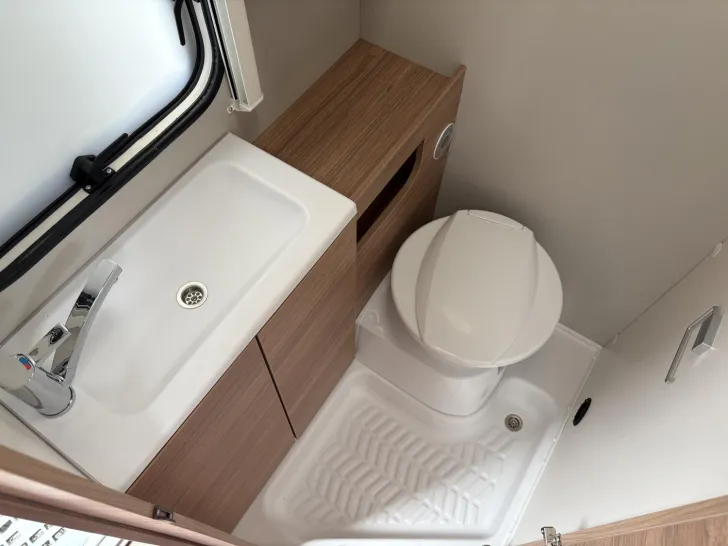 Fahrzeugbild Weinsberg CaraOne 390 QD IC-Line HOT Edition #20