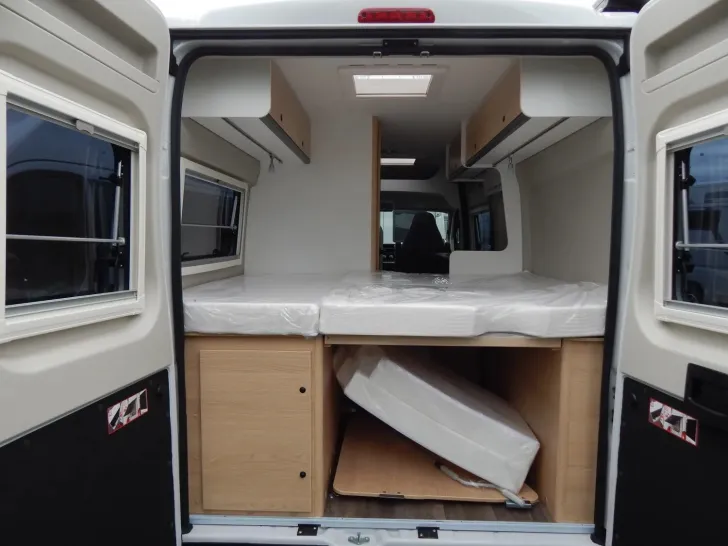 Fahrzeugbild Sunlight Cliff 600 Entry Peugeot #8