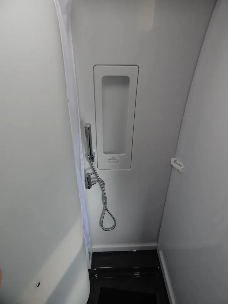 Fahrzeugbild Dethleffs Globetrail 600 DS Fiat Schwenkbad #15