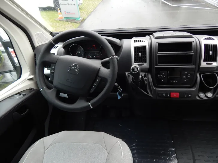 Fahrzeugbild Pössl Summit 540 Citroen 140 PS Aufstelldach #9