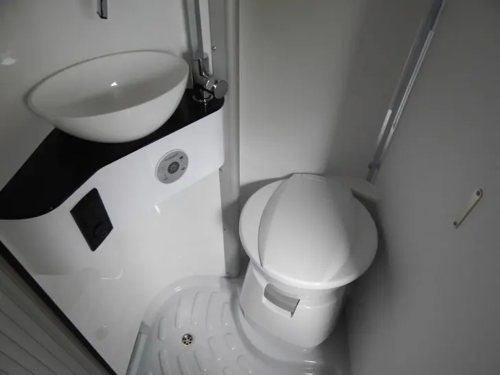 Fahrzeugbild Pössl Summit 540 Citroen 140 PS Aufstelldach #14