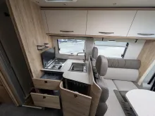 Fahrzeugbild Eura Mobil Profila T PT 720 EB Edition 101 Variante 2/4,25t/Alu/Markise/Fahrradträger #12