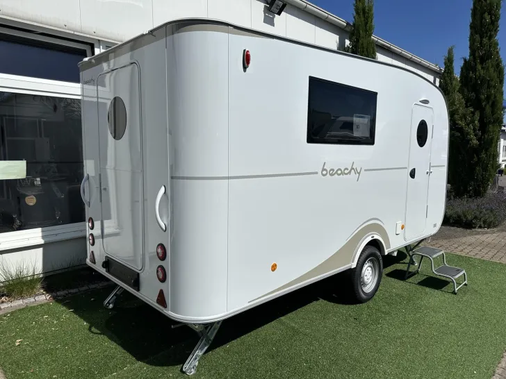 Fahrzeugbild Hobby Beachy 450 #3