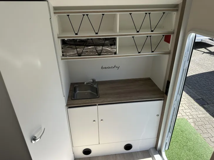 Fahrzeugbild Hobby Beachy 450 #9