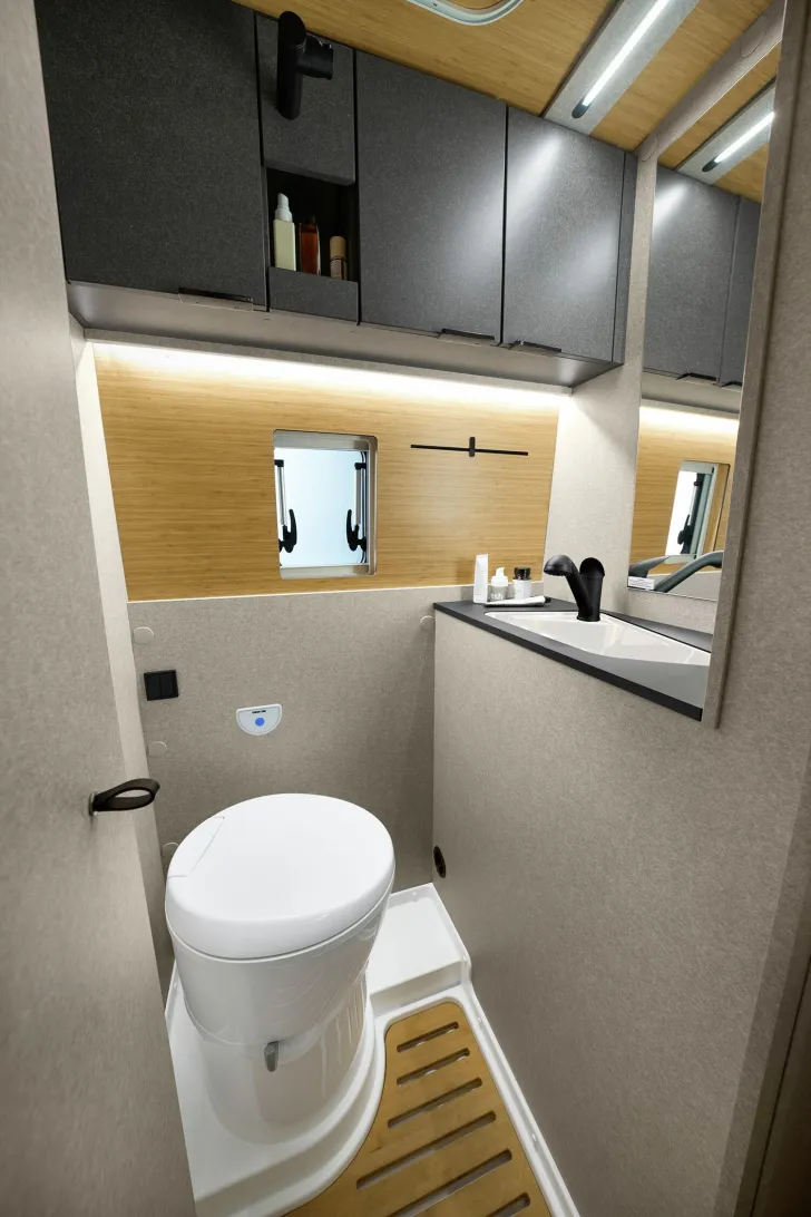 Fahrzeugbild Hymer Redwood 600 180 PS, Solar #7