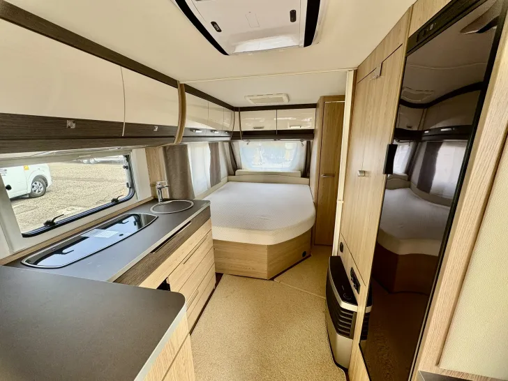 Fahrzeugbild Bürstner Averso 590 TS #4