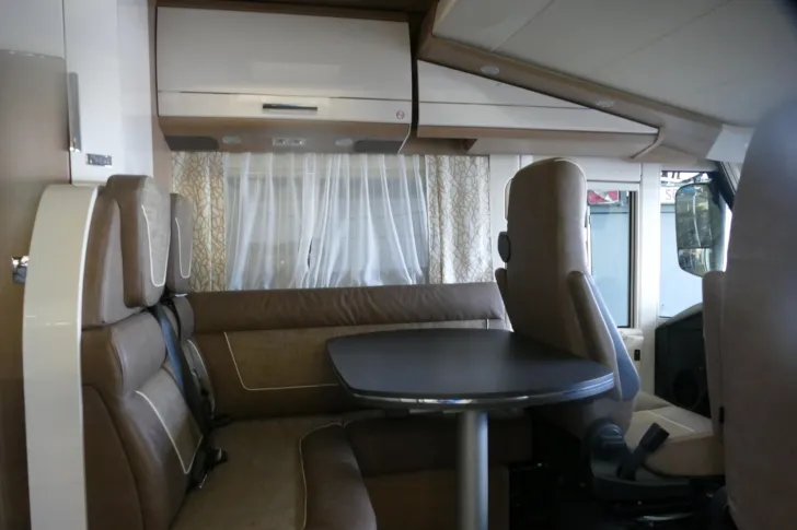 Fahrzeugbild Carthago c-tourer I 143 LE aus Vermietflotte #3