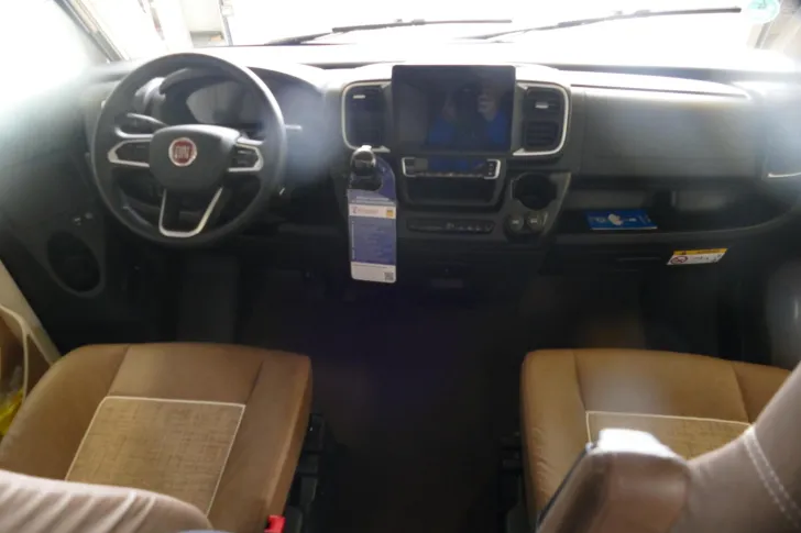 Fahrzeugbild Carthago c-tourer I 143 LE aus Vermietflotte #4