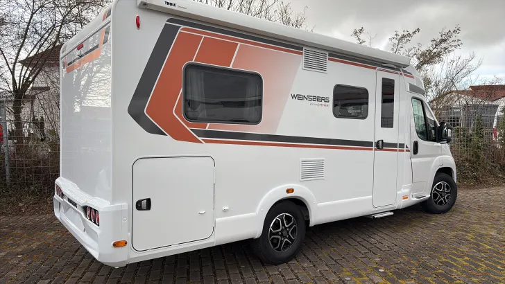 Schräg Hinten Weinsberg CaraCompact 600 MF Sofort verfügbar/ Automatik