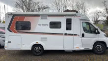 Seitlich Weinsberg CaraCompact 600 MF Sofort verfügbar/ Automatik