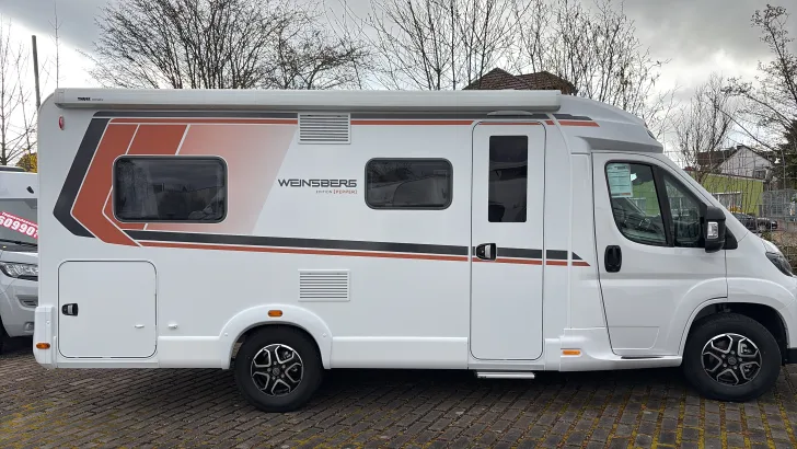 Seitlich Weinsberg CaraCompact 600 MF Sofort verfügbar/ Automatik