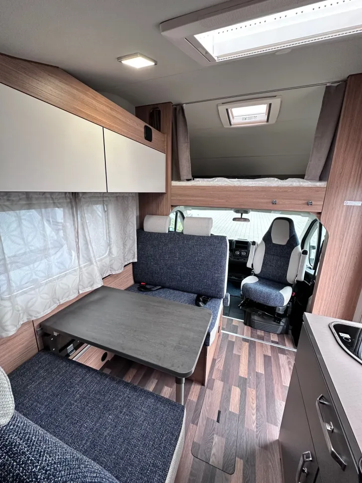 Fahrzeugbild Weinsberg CaraHome 650 DG el. Stufe, Markise, Multmedia #15