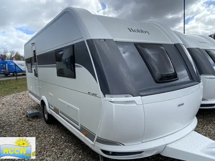 Schräg Vorne Hobby De Luxe 515 UHL