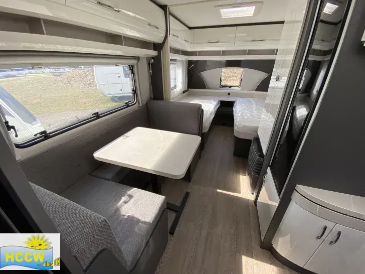 Sicht vorne-hinten Hobby Excellent 460 SL Weekly-Deal Hausmesse