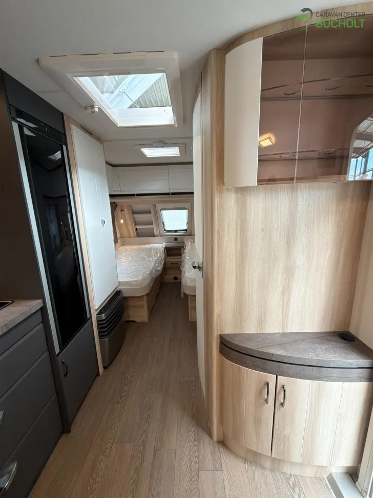 Fahrzeugbild Hobby De Luxe 540 UL Modell 2026 / 1800 kg #11