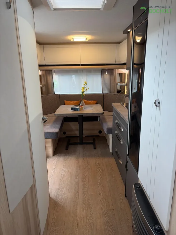 Fahrzeugbild Hobby De Luxe 540 UL Modell 2026 / 1800 kg #12