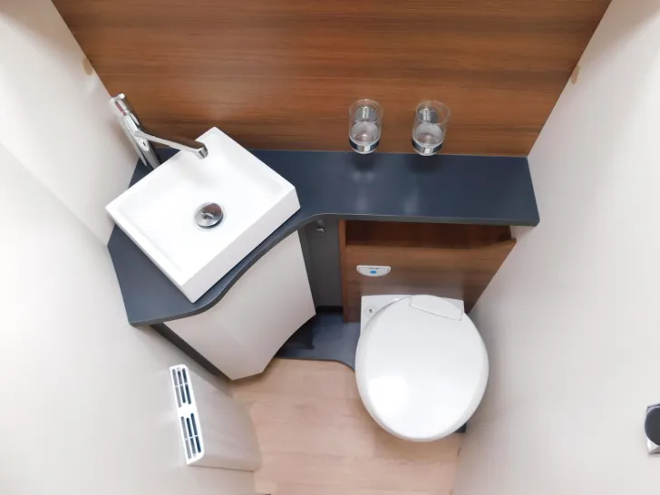 Fahrzeugbild Rapido Serie M 66 Hubstützen, Bugschränke, 2xTV, Klima #20