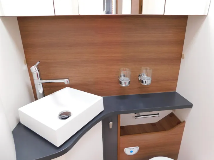 Fahrzeugbild Rapido Serie M 66 Hubstützen, Bugschränke, 2xTV, Klima #21