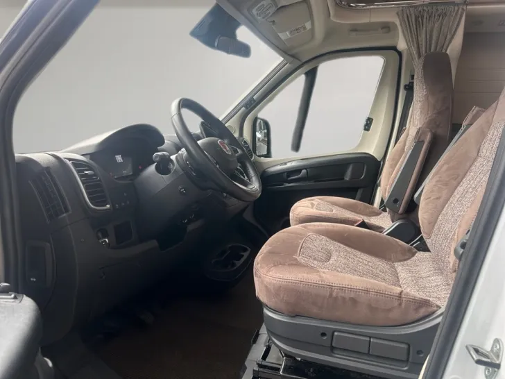 Fahrzeugbild Malibu T 490 LE #7