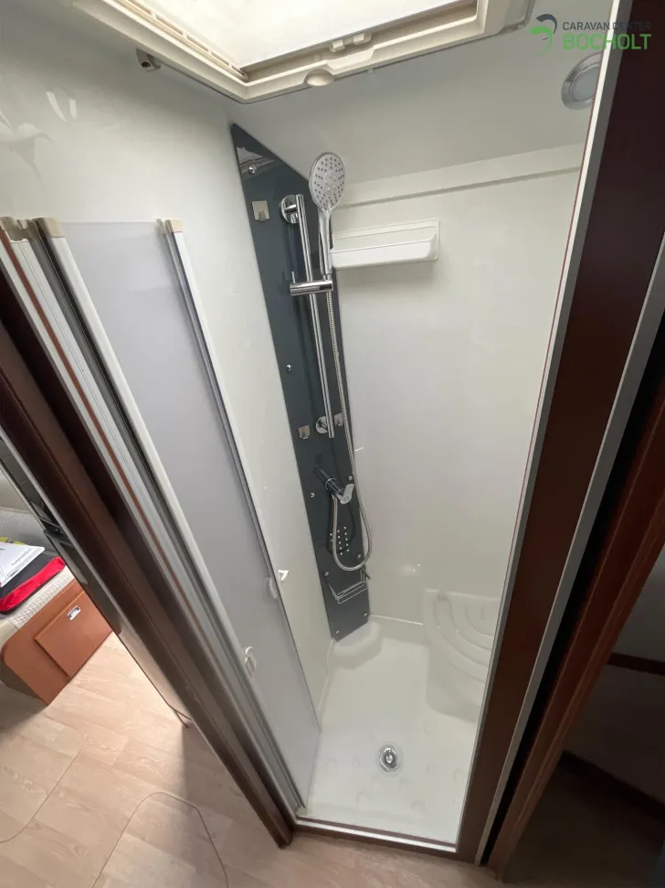 Fahrzeugbild Rapido Distinction i96 #10