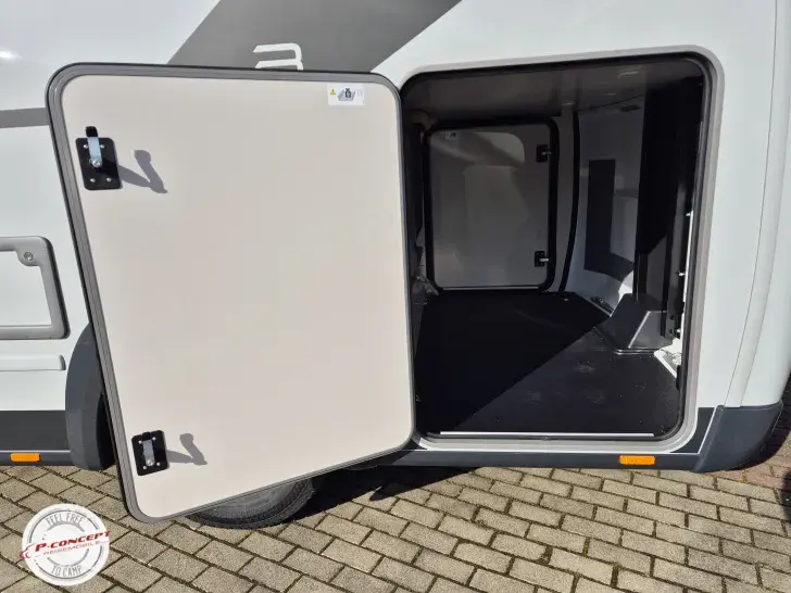 Fahrzeugbild Bürstner Signature SFT 7.0 AHK*3,5t 4 Sitze #29